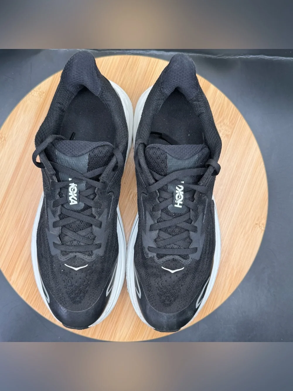 Hoka Clifton 10 Big Kids Athletic Shoes Black/White Size 7MD
